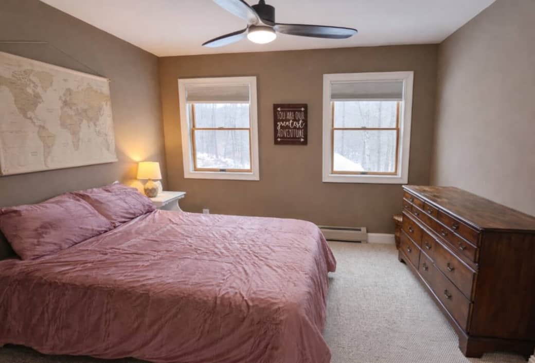 Bedroom 2 (Queen)