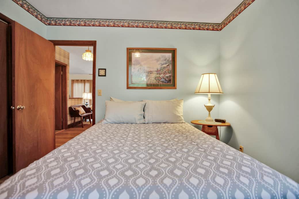 Villa with a View 2 bedroom 1 bathroom, sleeps 4, wifi, AC, dogs allowed!