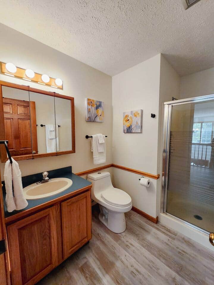 Upstairs full bath