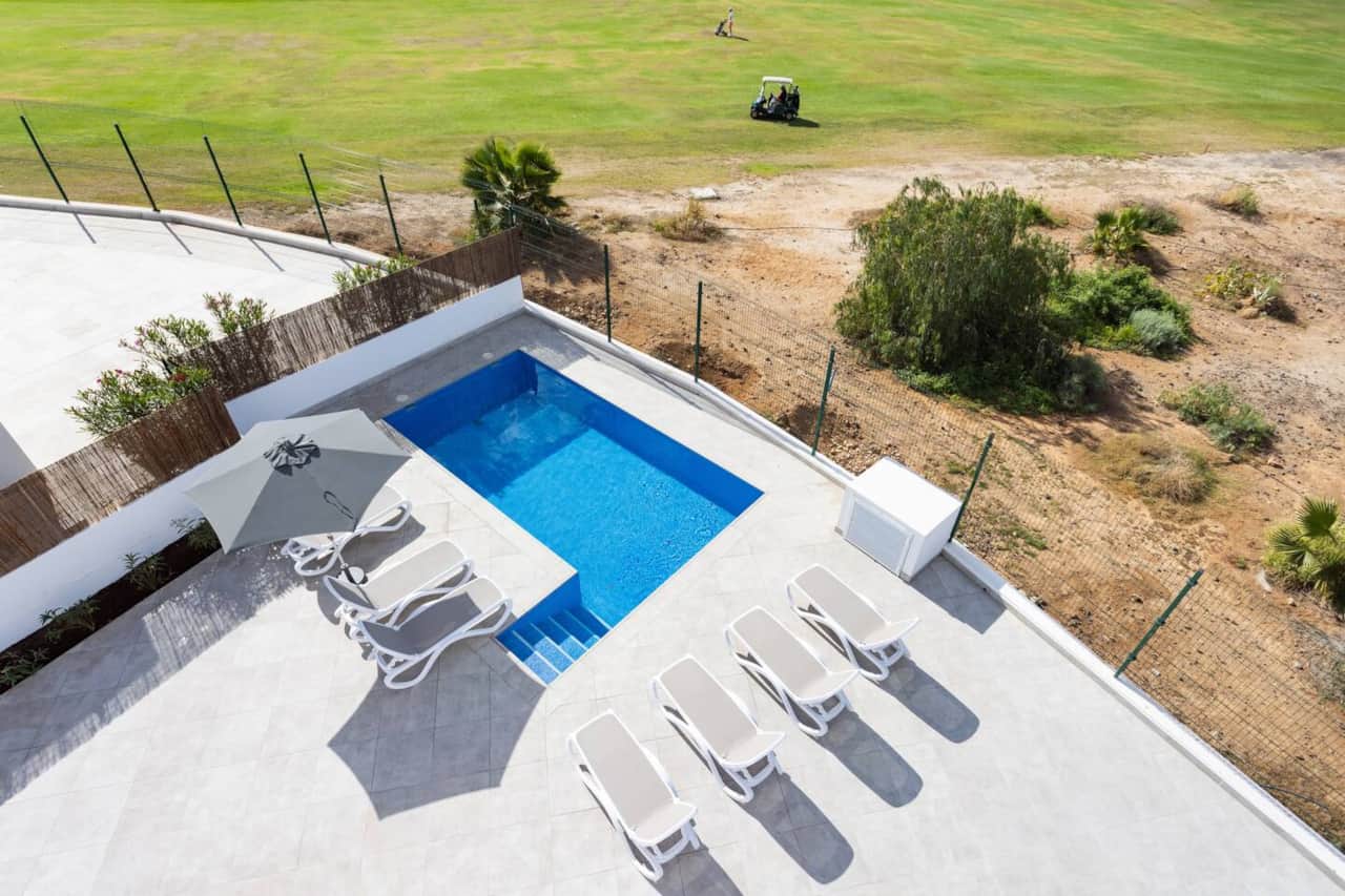 Pool (Outdoor)