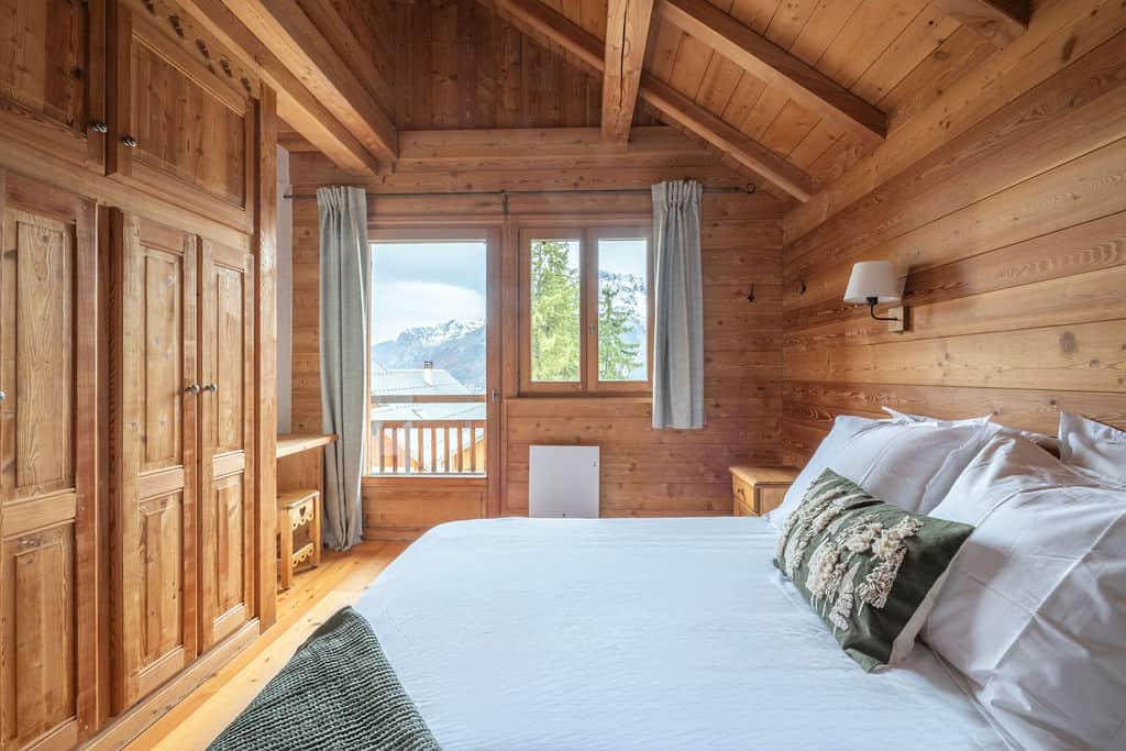 Bedroom 2 Belledonne View Chalet-Sarenne-Oz3300-Huez-23 Bedroom 2 Belledonne View Chalet-Sarenne-Oz3300-Huez-23