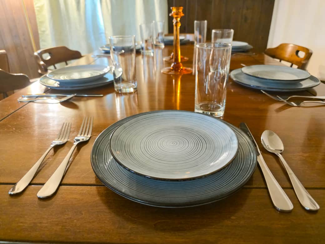 Full table setting