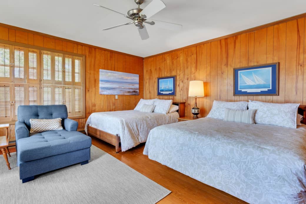 Lakeview with queen and double bed Lakeview with queen and double bed