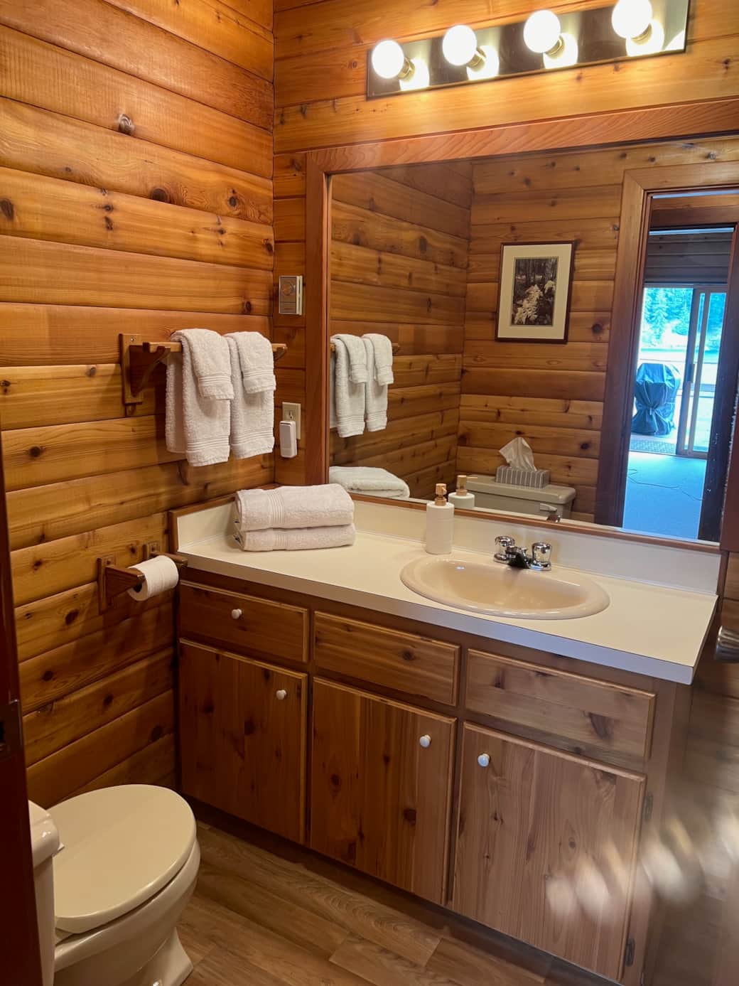 Guest bathroom 