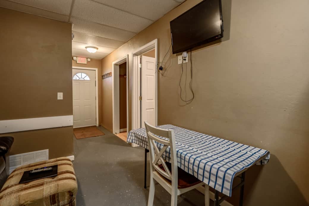 BrokenSpokeMotel 0123