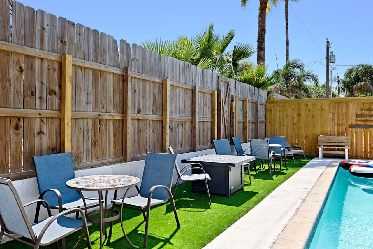 Pool Sitting area