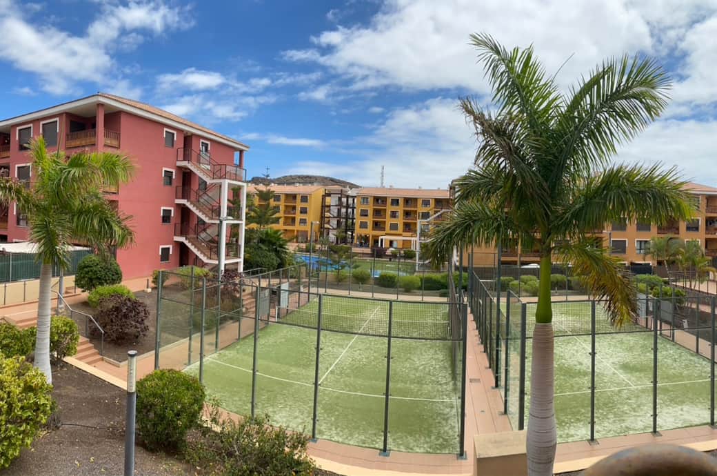 Vista canchas de pádel desde apartamento