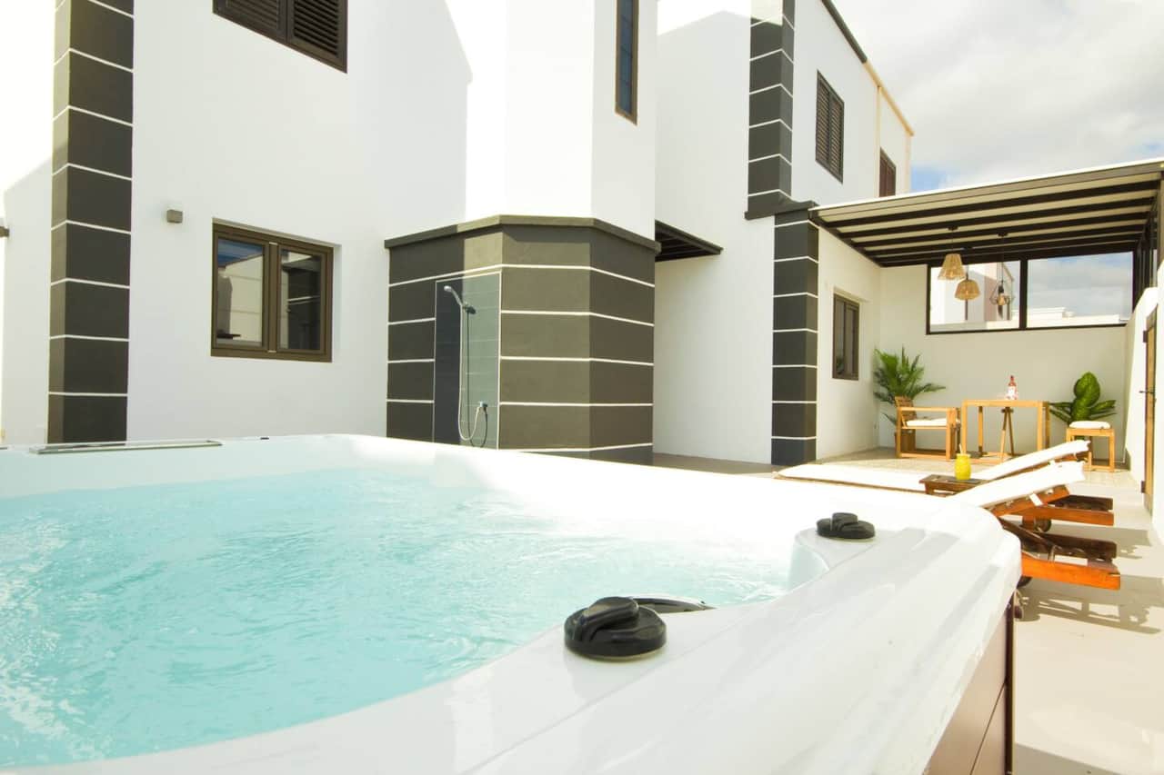 3 bedroom villa Playa Honda Lanzarote