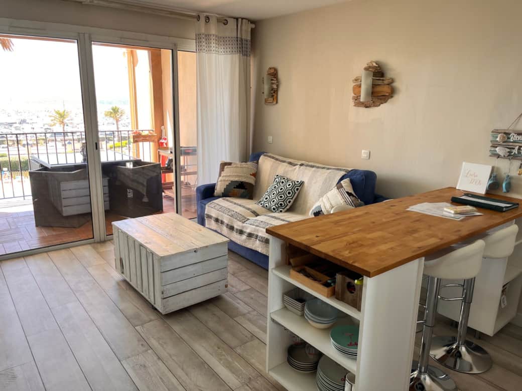 Bnb Blue Lagoon | Coin repas intérieur