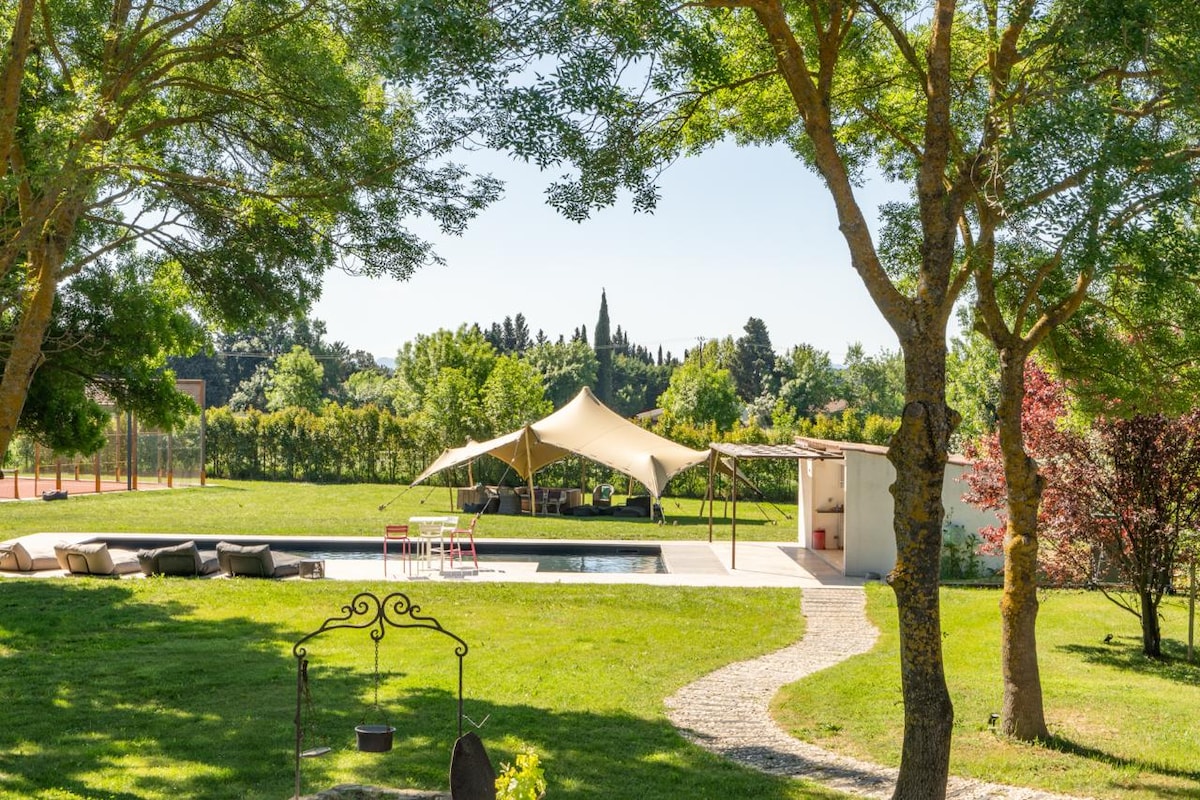 Provençal farmhouse & padel court swimming pool AC