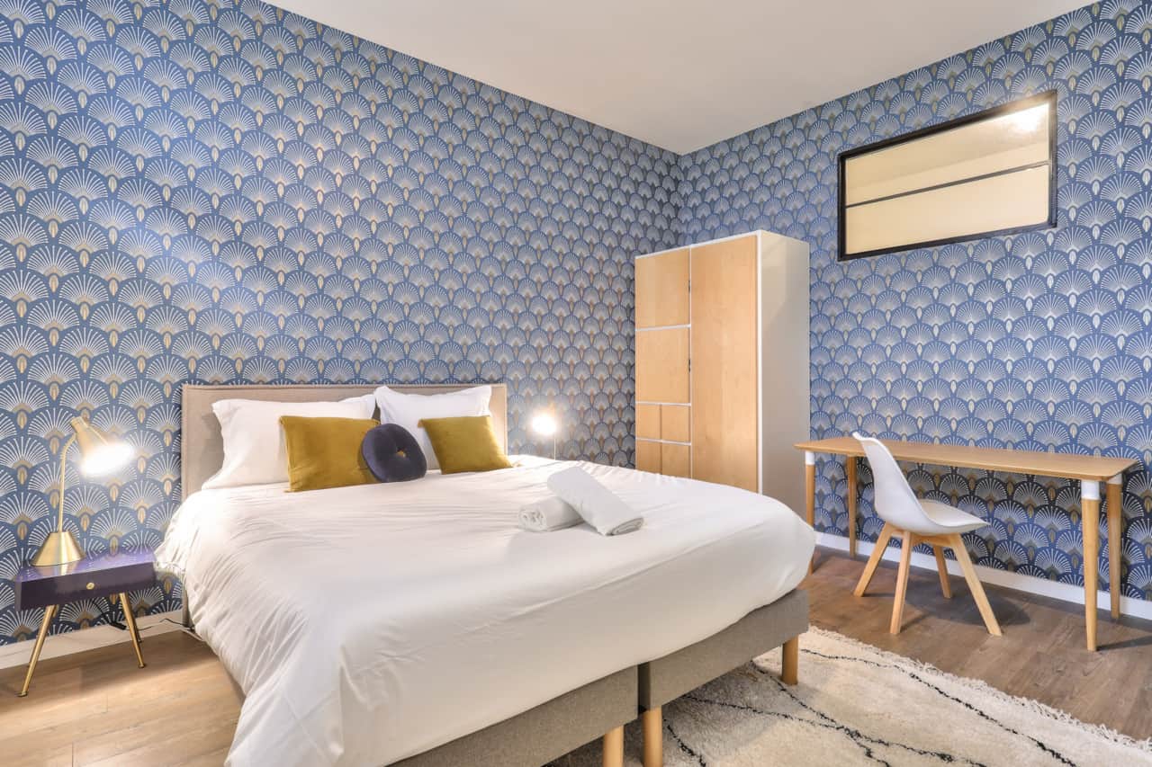 Room 1, view 1