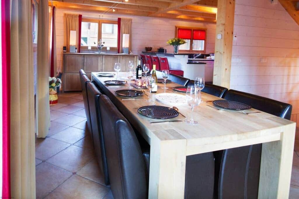 Table à manger pour 10 personnes