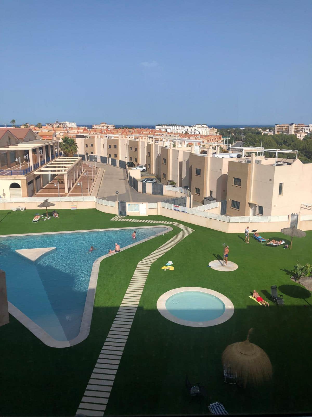 COMMUNAL POOL
