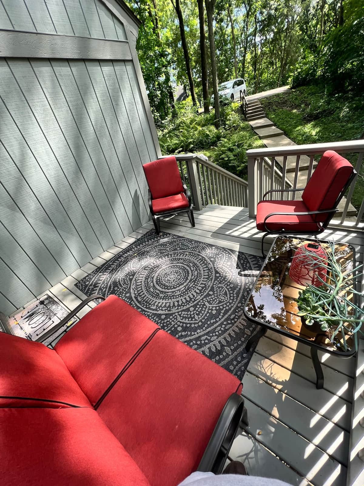 Front porch seating space
