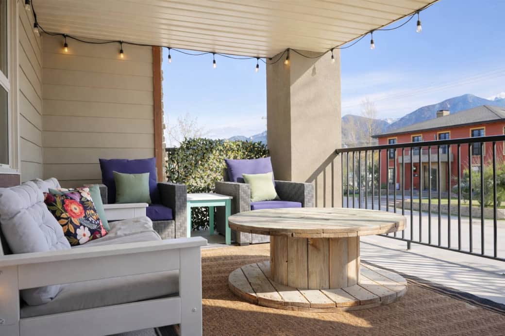 Large Balcony w/Propane BBQ Large Balcony w/Propane BBQ