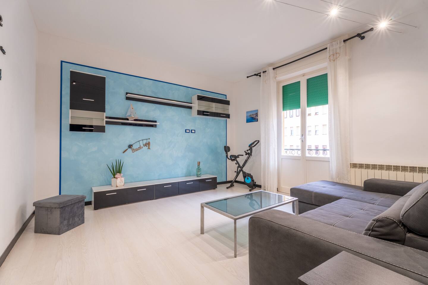 Seconda stanza, utilizzabile sia come zona soggiorno che come seconda camera da letto grazie al comodo letto matrimoniale