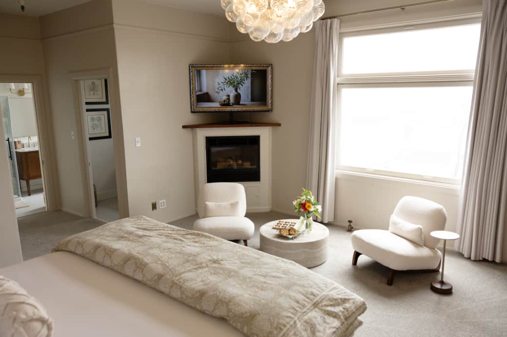 Suite Space with Sitting Area Suite Space with Sitting Area