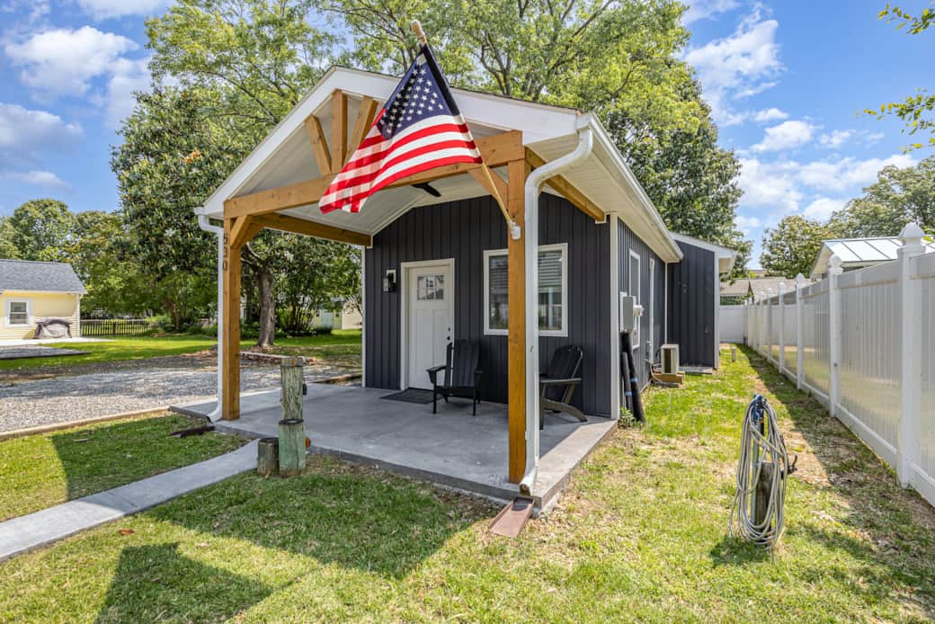 Plenty of Parking for 3-4 Vehicles Plenty of Parking for 3-4 Vehicles