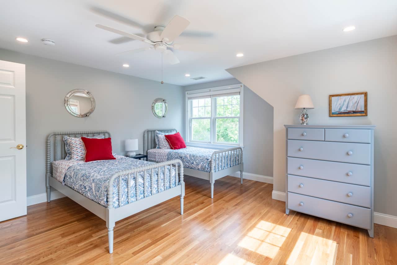 Bedroom with 2 twin beds is perfect for kids