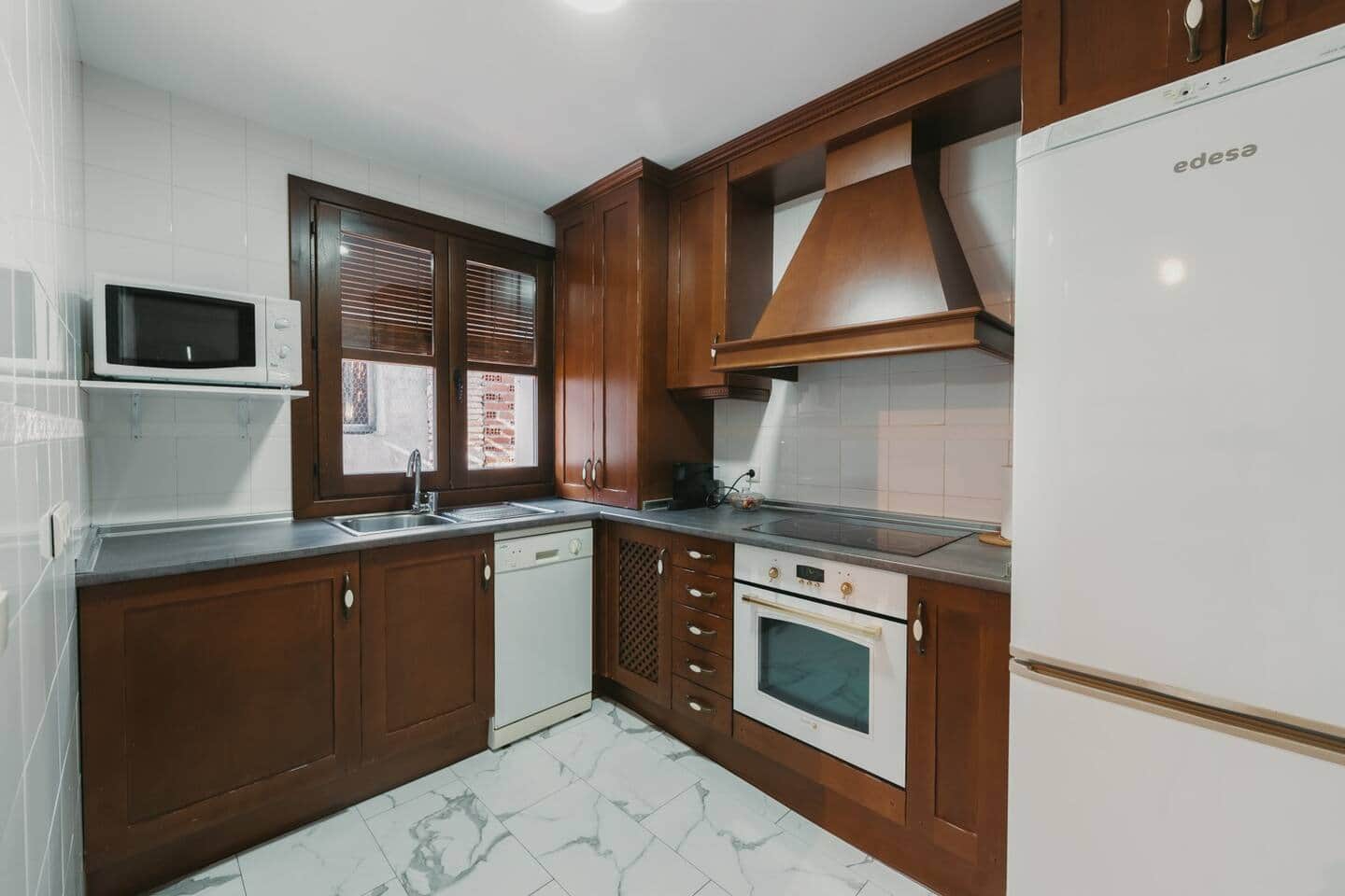 Apartamento con vistas al Alcázar de Toledo — foto 6