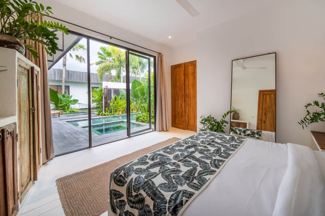 Chambre 1 vue piscine VILLA YOGISURF 3 - Canggu- BALI Chambre 1 vue piscine VILLA YOGISURF 3 - Canggu- BALI