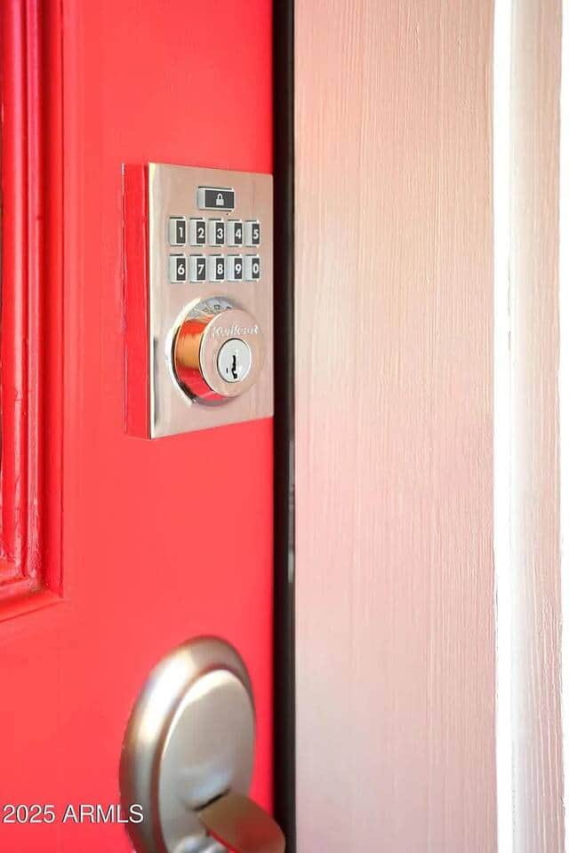 Secure keyless entry—no keys needed for convenient and flexible check-in Secure keyless entry—no keys needed for convenient and flexible check-in