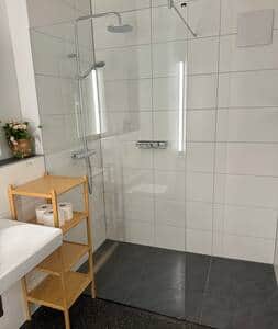 Moderne Dusche