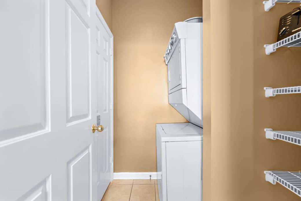 Laundry w/ Stackable Washer & Dryer
