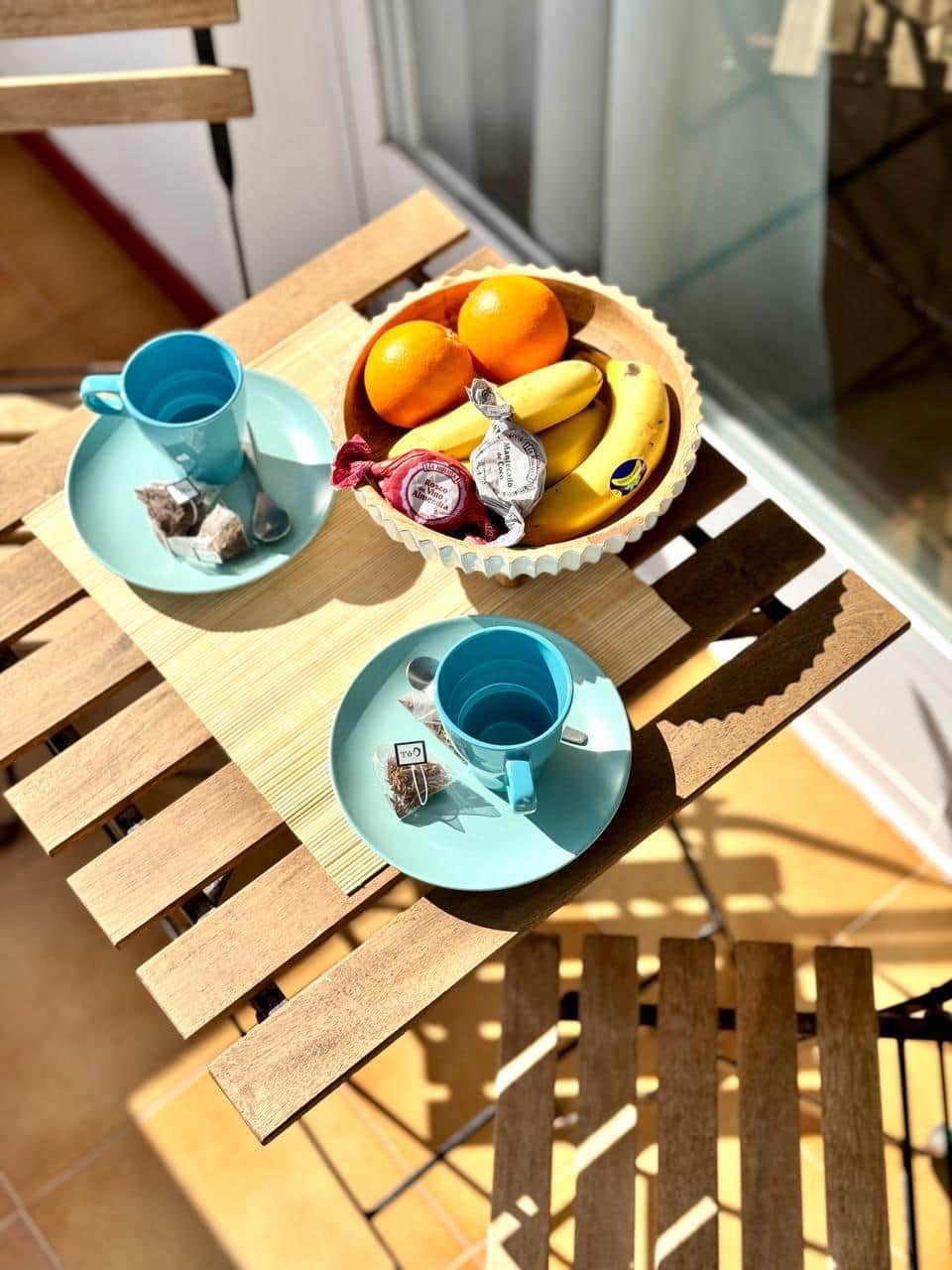 Rilassati al sole, sul tuo terrazzo privato per una colazione o dei momenti di tranquillità