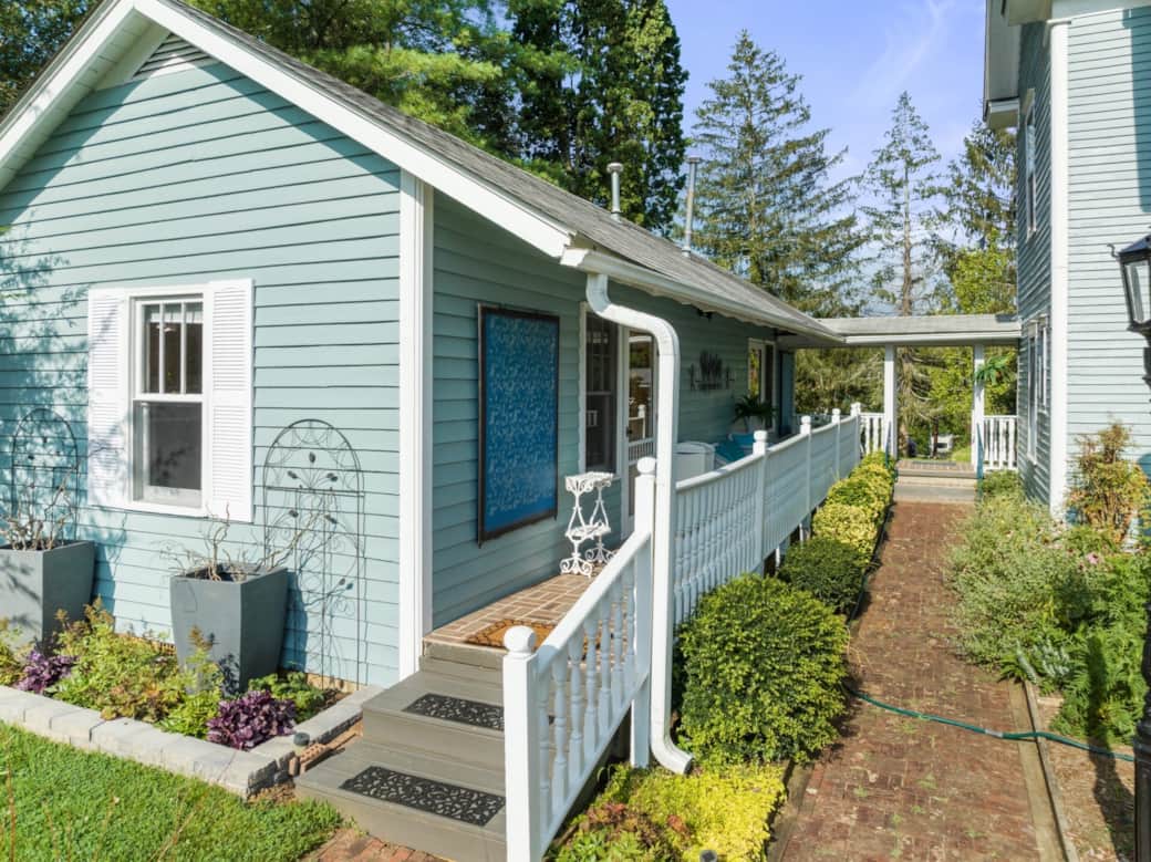 Private entrance to the studios. 