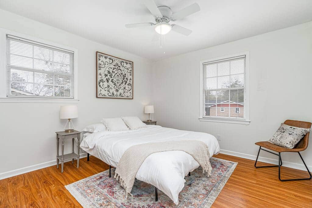 Queen Bedroom Queen Bedroom