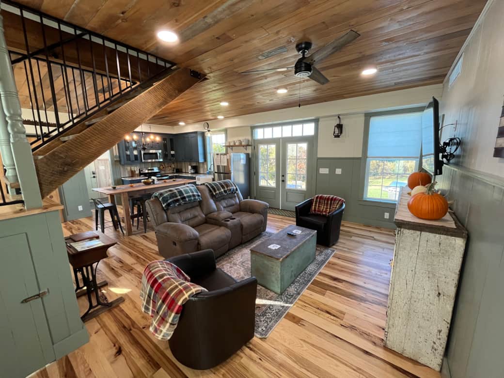 Roomy kitchen, dining and living room