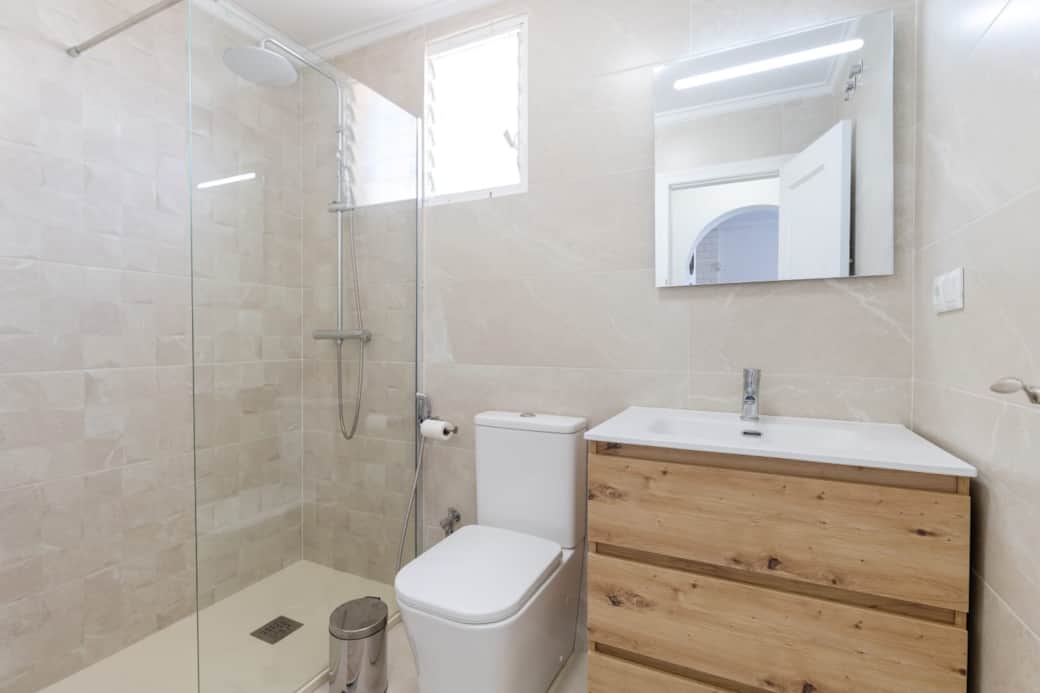 Luxurious shower room