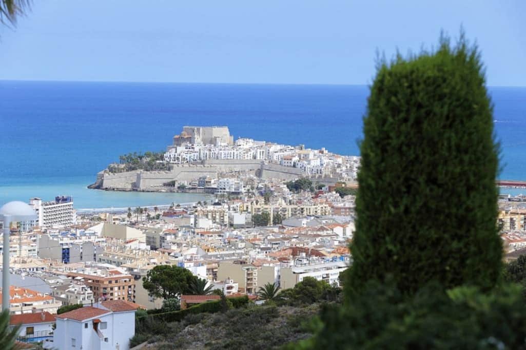 Premium coastal villa with pool, sea views, and proximity to Peñíscola beaches Premium coastal villa with pool, sea views, and proximity to Peñíscola beaches