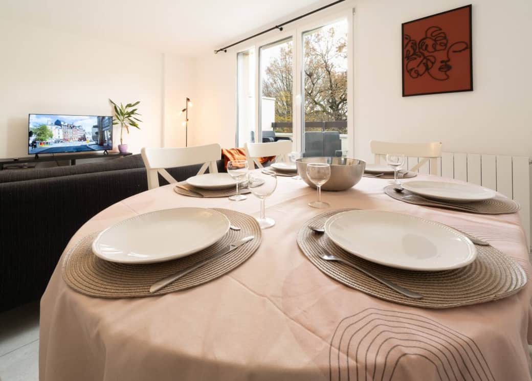 Table de repas Poterie Rennes Table de repas Poterie Rennes