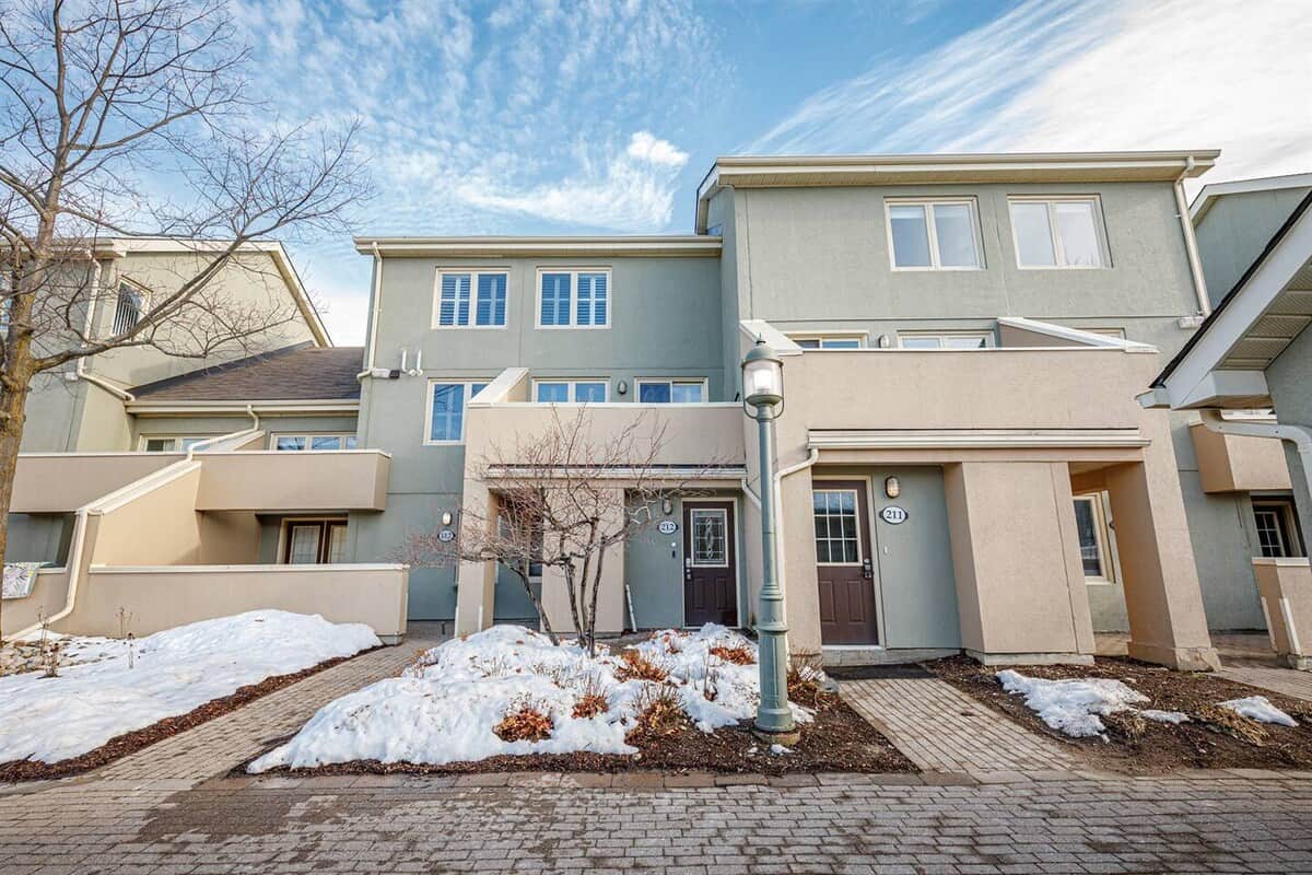 Exterior. The luxury Wintergreen Townhouses are a 5 minute walk from the slopes and Village with gorgeous mountain views and private entrances.
