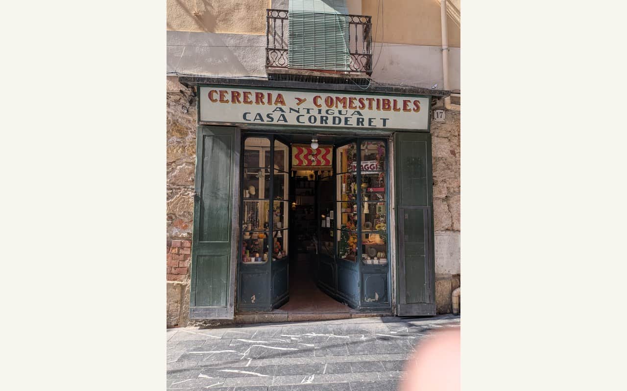 Casa Corderet traditional candle shop in Carrer Merceria, Tarragona