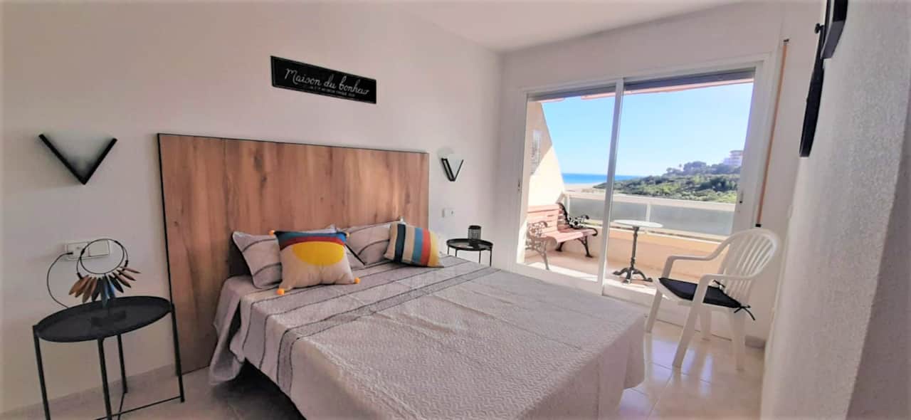 Chambre parentale - vue latérale mer