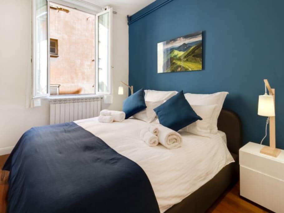 Bedroom with King-size Bed 160x200cm Bedroom with King-size Bed 160x200cm