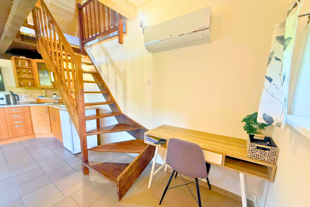 Spodní patro - Stůl