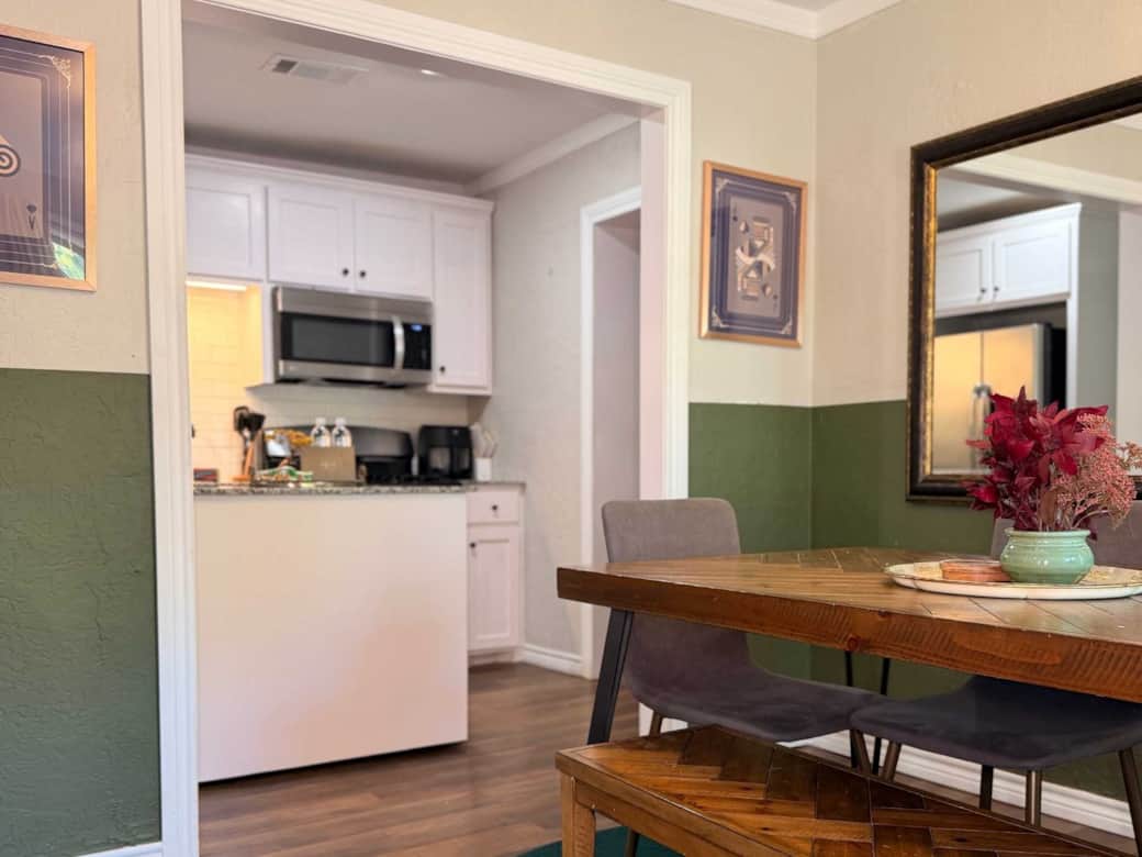 Casino Cottage Dining 5