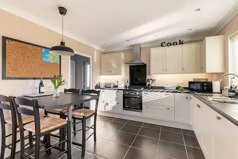 Spacious Family Kitchen | Willow Lodge Pembrokeshire Spacious Family Kitchen | Willow Lodge Pembrokeshire