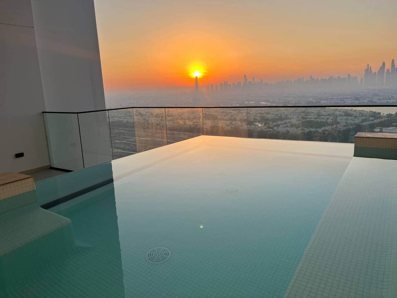 Relax in your very own private pool while soaking up breathtaking Dubai Marina views. Watch stunning sunsets, spot the Burj Al Arab and on clear days the Burj Khalifa. At night, the city lights create a magical atmosphere—Dubai living at its best!