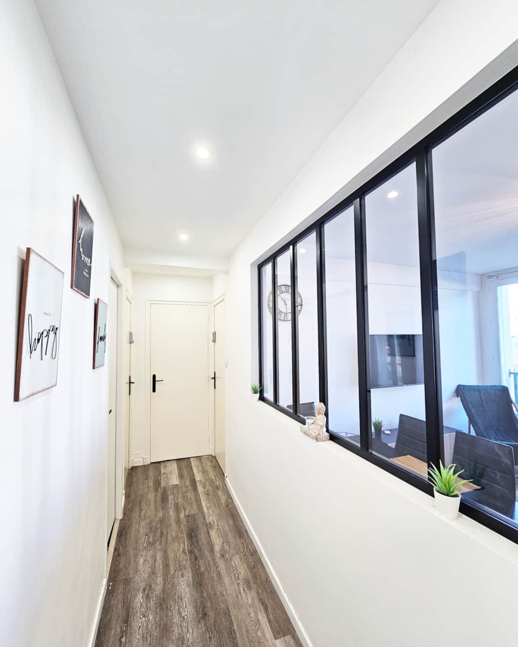 Couloir accès chambres