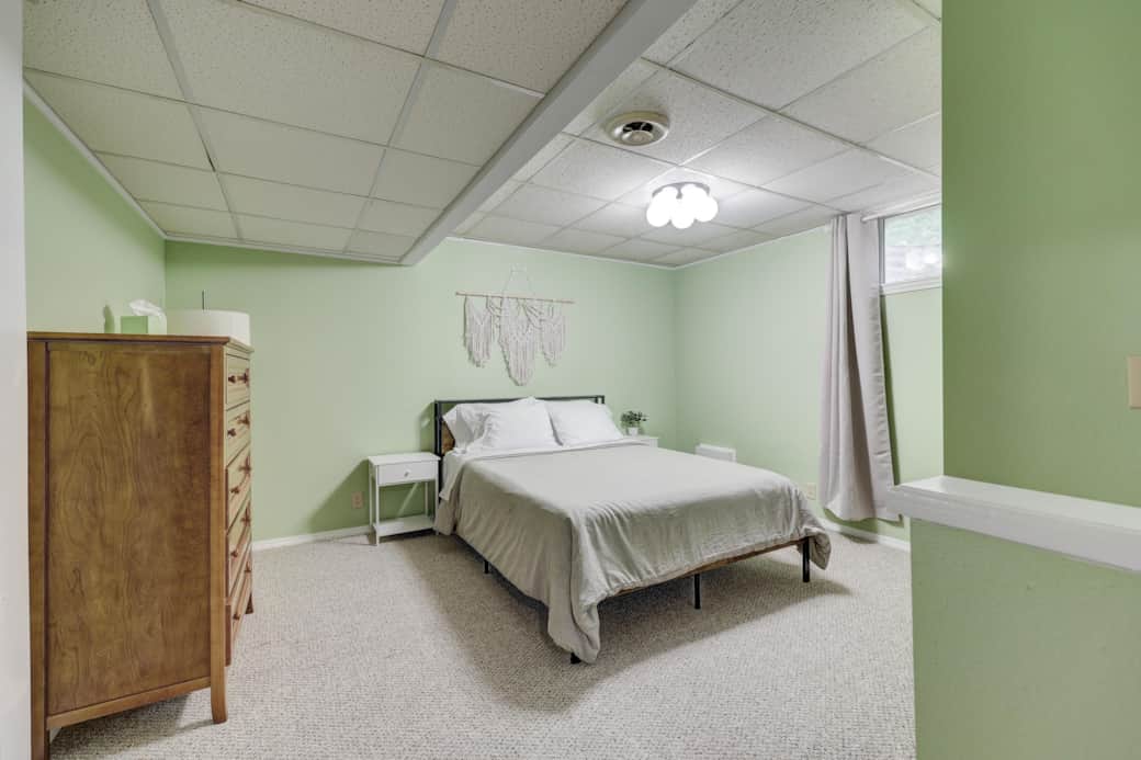 Enjoy the solitude and sleep like a baby on this Queen bed Enjoy the solitude and sleep like a baby on this Queen bed