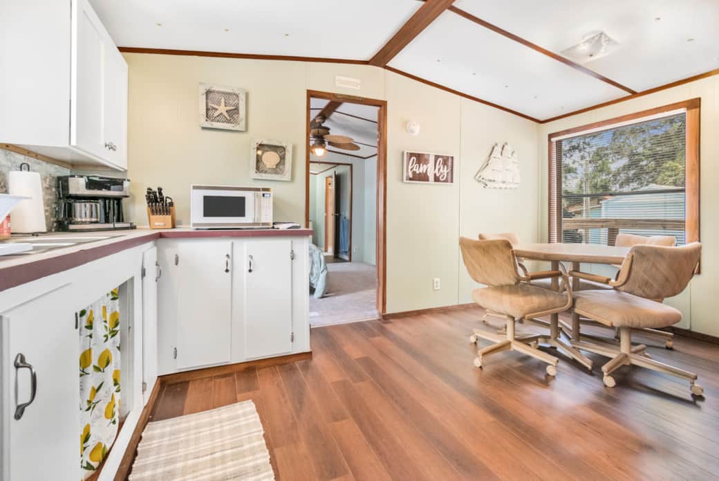 Kitchen/Dining Kitchen/Dining