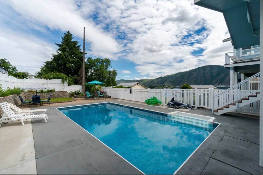 Lakeside Pool Retreat + Hot Tub, Game Room, Views Vacation Home in Manson