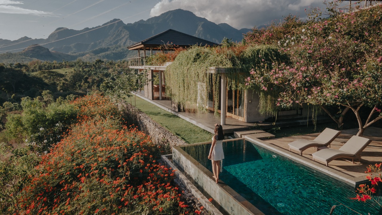 Modern Villa Arun with private pool and lush garden