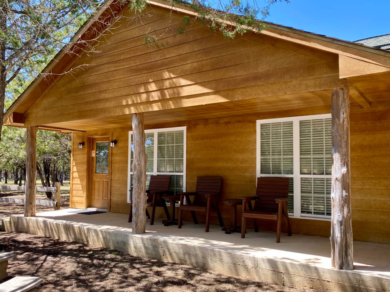 Casa Blanca's Cabin A - Front Porch