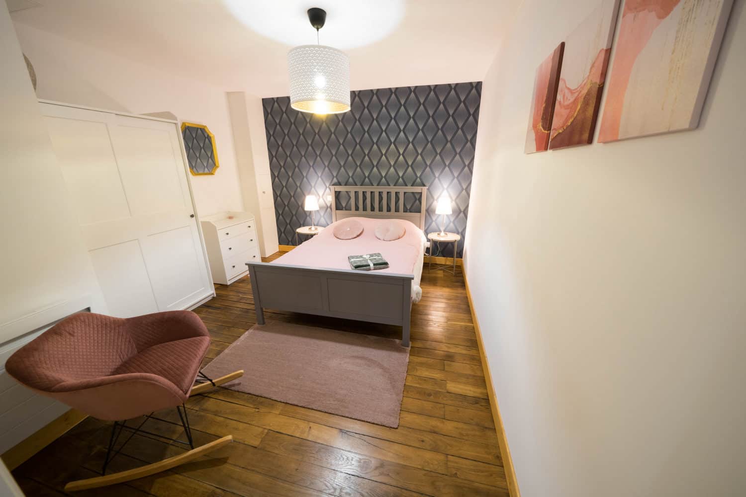 Chambre indépendante de l'appartement Chez Helder, la Suite à Vichy